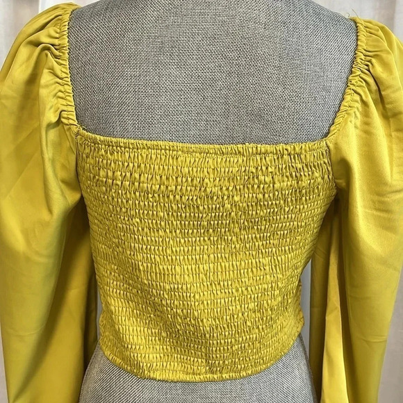 Balloon Sleeve  Blouse Cropped, Size M - Picture 6 of 15